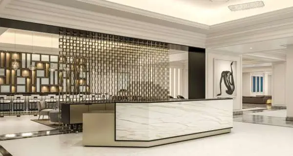 Intérieur blanc de l'hôtel Four Seasons à Chicago.