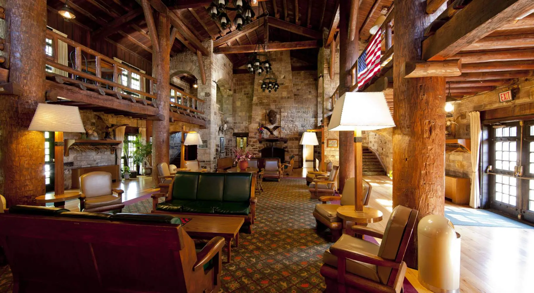 Intérieur d'une réception d'hôtel