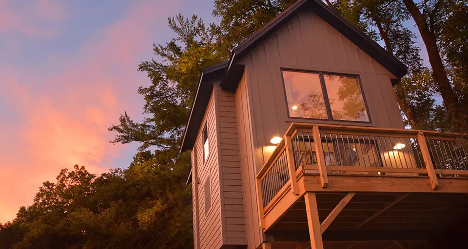 L'extérieur d'une cabane