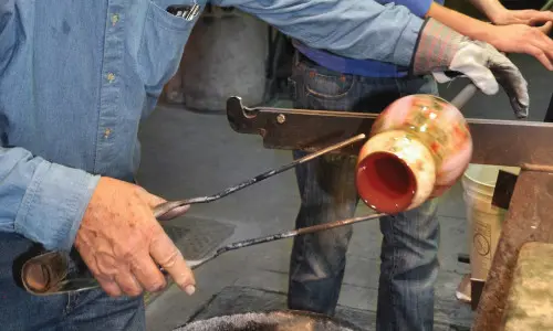 L'art du soufflage du verre à Lotton