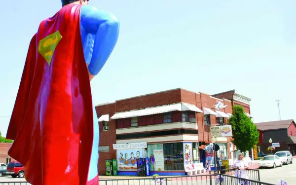 Retour de la statue de Superman