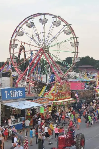 Grande roue à la foire d'État