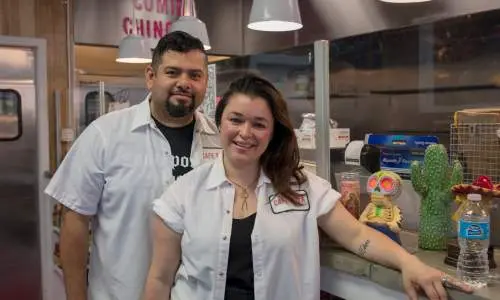 Propriétaires du Café Tola. 