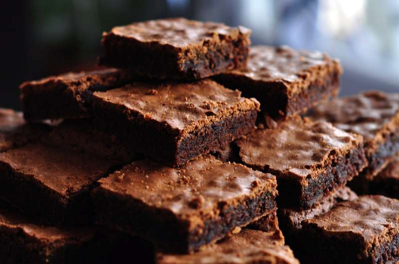 Une pile de brownies au chocolat, comme au Palmer House de Chicago.