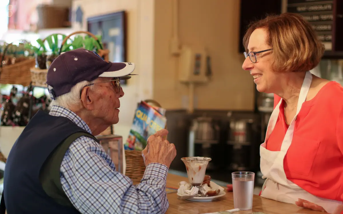 Personne achetant quelque chose 