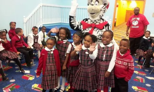 Enfants dans une pièce