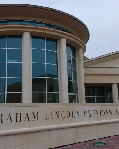 Extérieur du musée présidentiel Abraham Lincoln