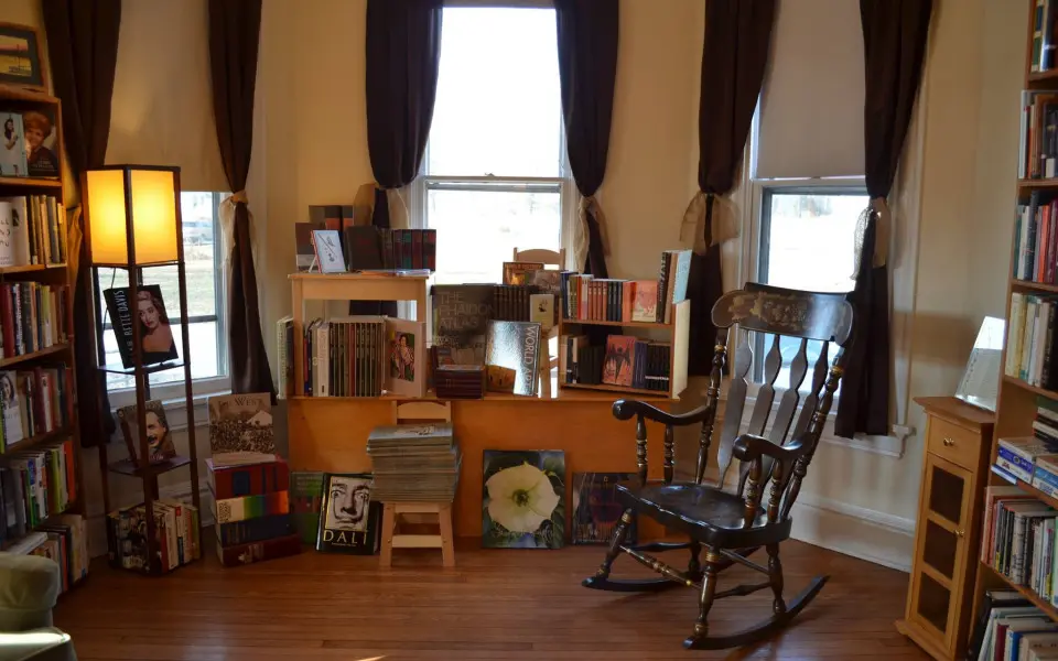 Salle de lecture chez Afterwords Books