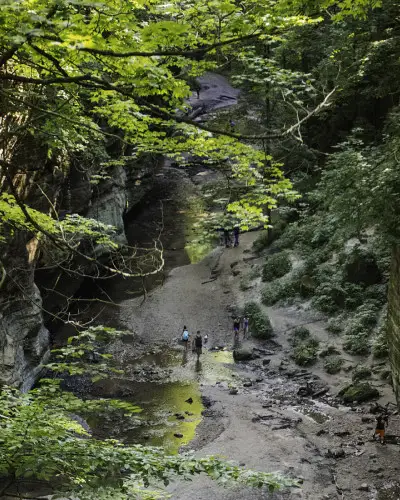 Marche en groupe à Starved Rock