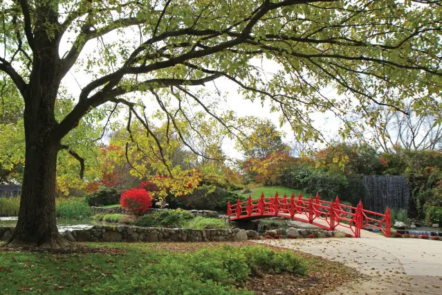 Un pont rouge