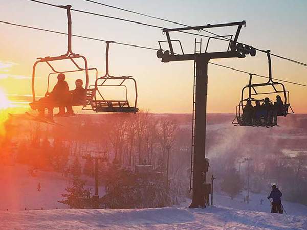 Remontées mécaniques de Chestnut Mountain Resort en hiver