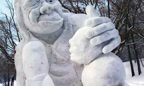 Sculpture en neige 