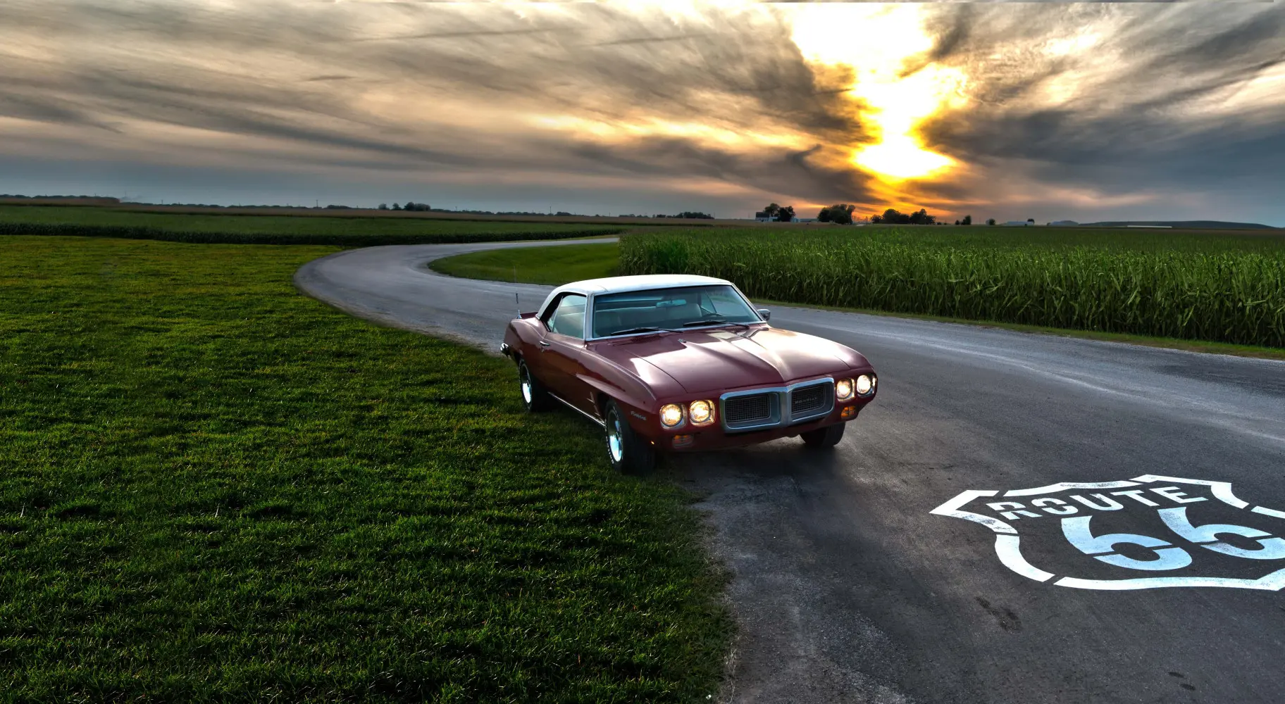 Voiture arrêtée sur la Route 66
