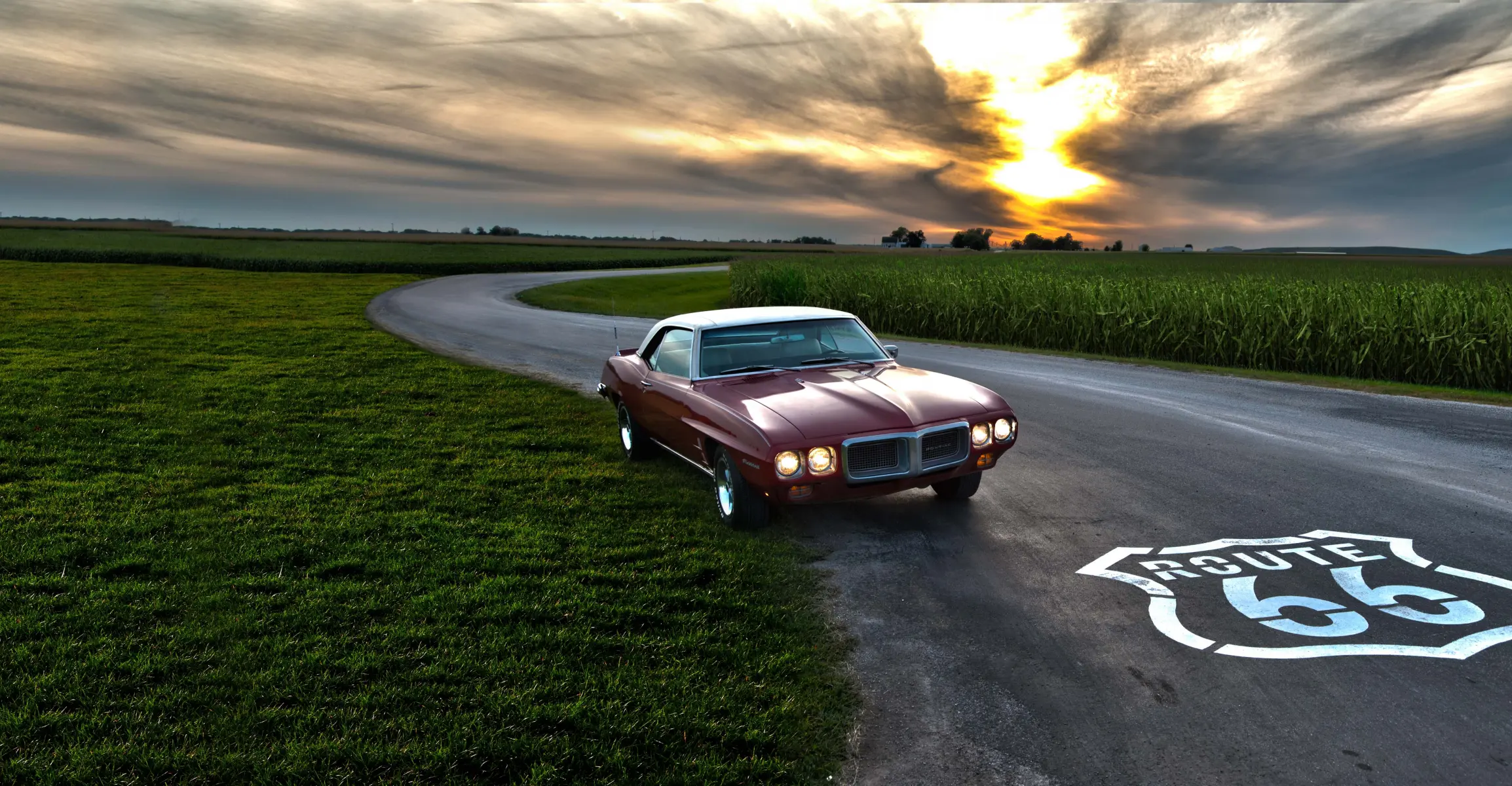 Voiture arrêtée sur la Route 66