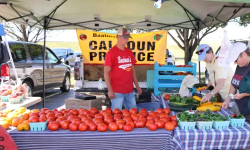 Un étal au marché fermier d'Alton, dans l'Illinois