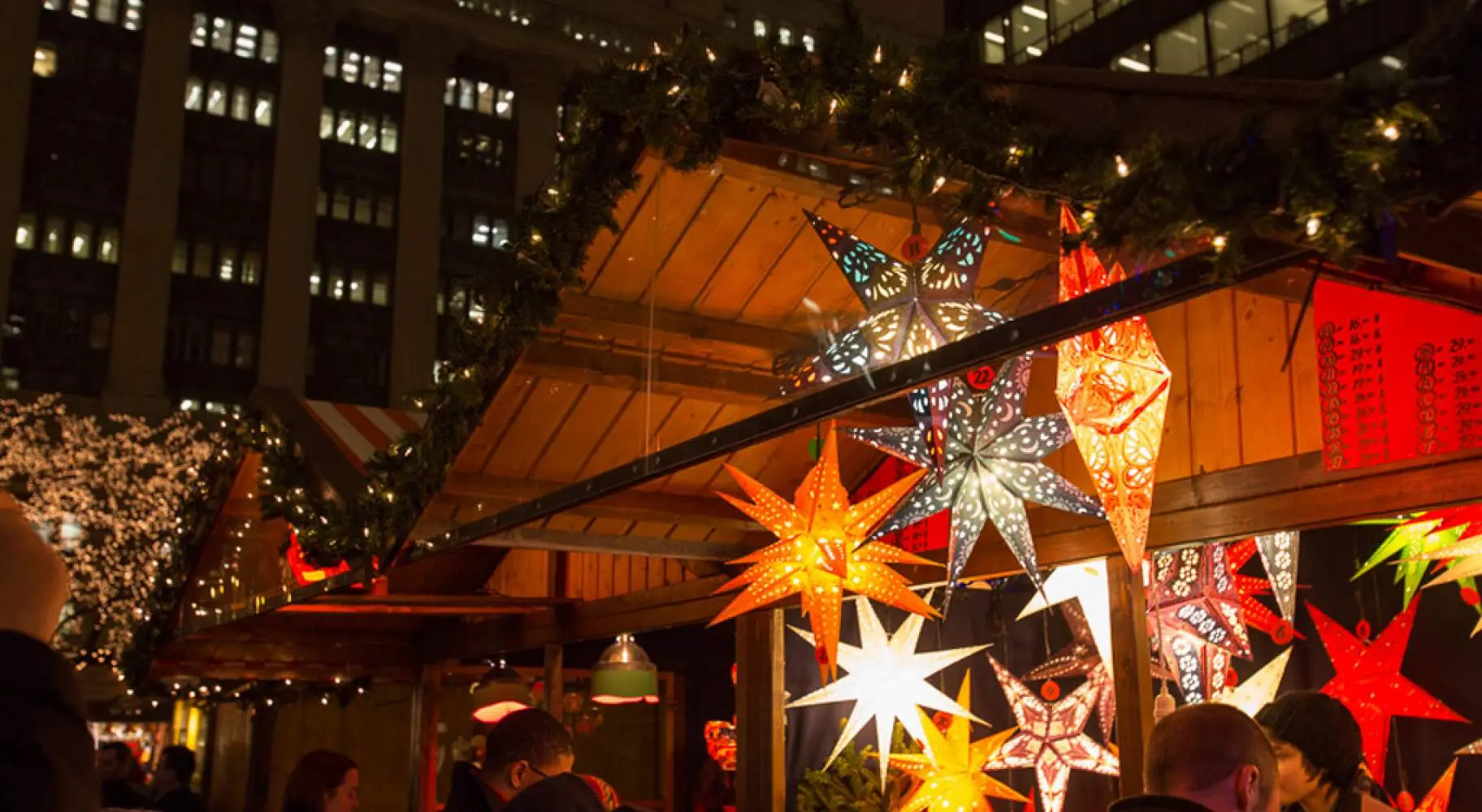 Un magasin avec des étoiles lumineuses
