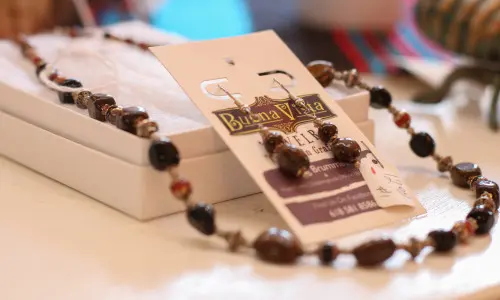 Boucles d'oreilles et collier