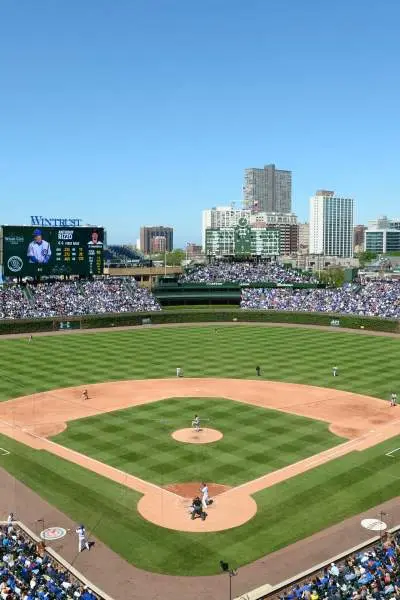 Un stade de baseball rempli de monde