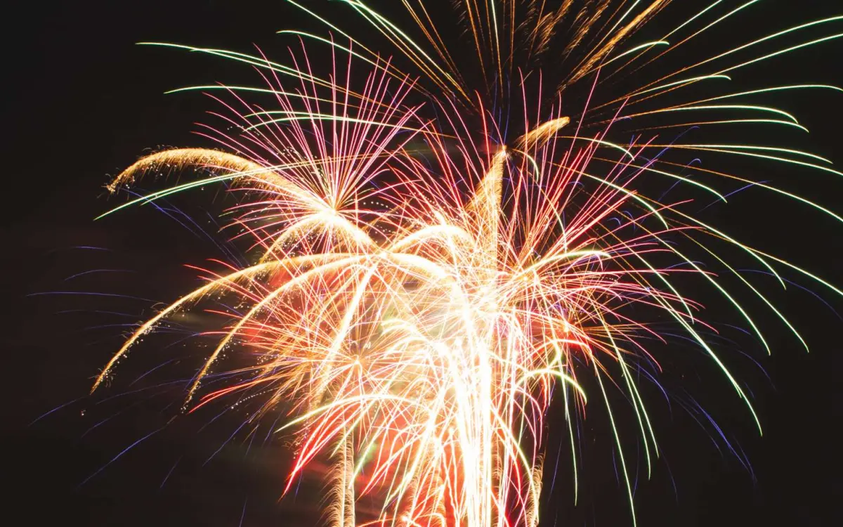 Feu de vacances dans le ciel
