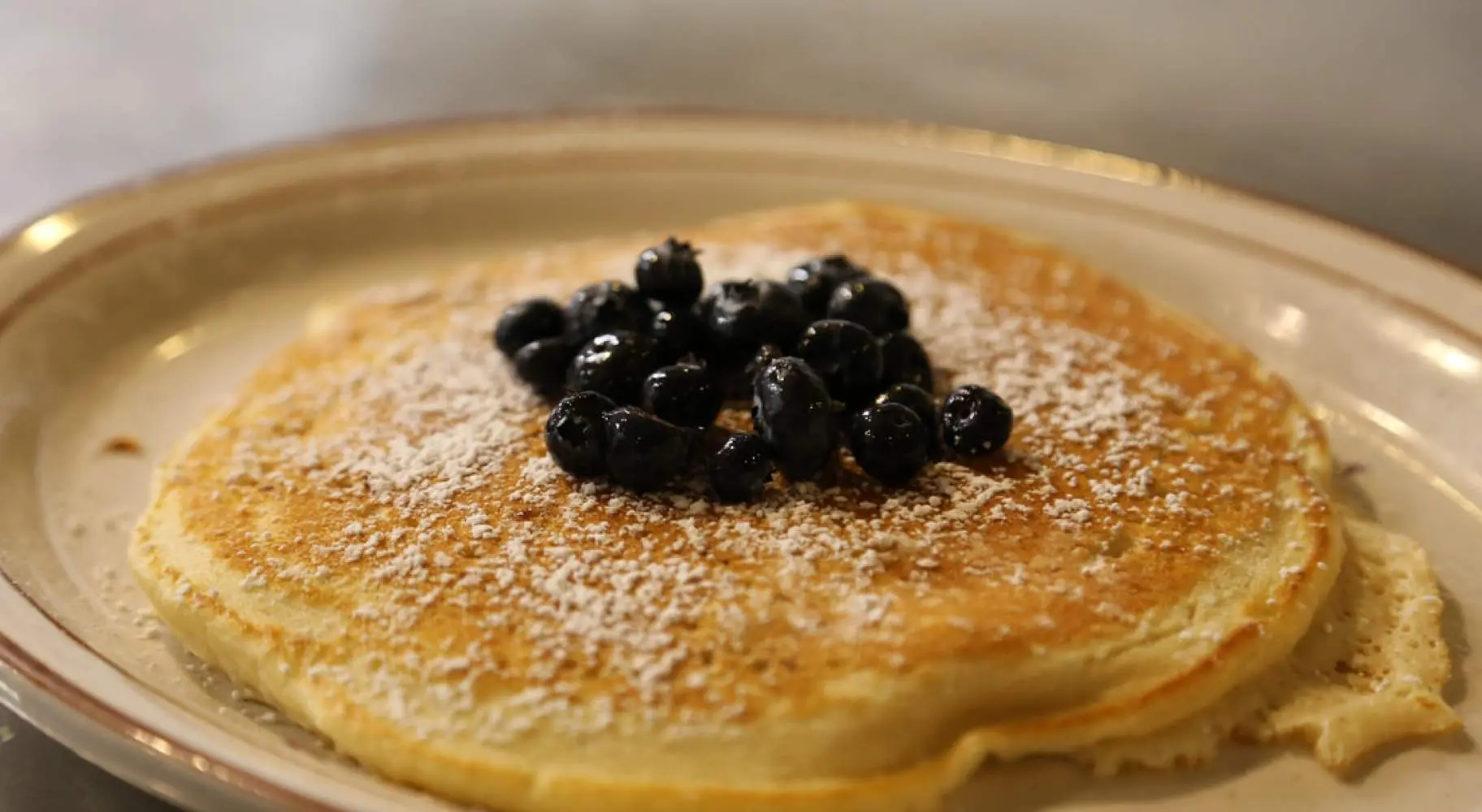 Une assiette de crêpes dans ce lieu de petit-déjeuner populaire de Champaign-Urbana.